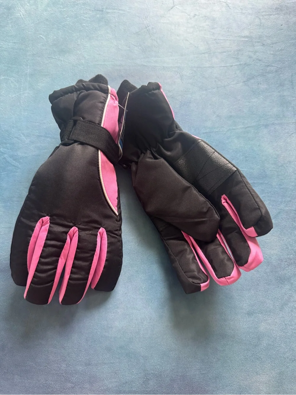 Insulated Black and Pink Winter wome’s ski Gloves - Women's Cold-Weather Mittens